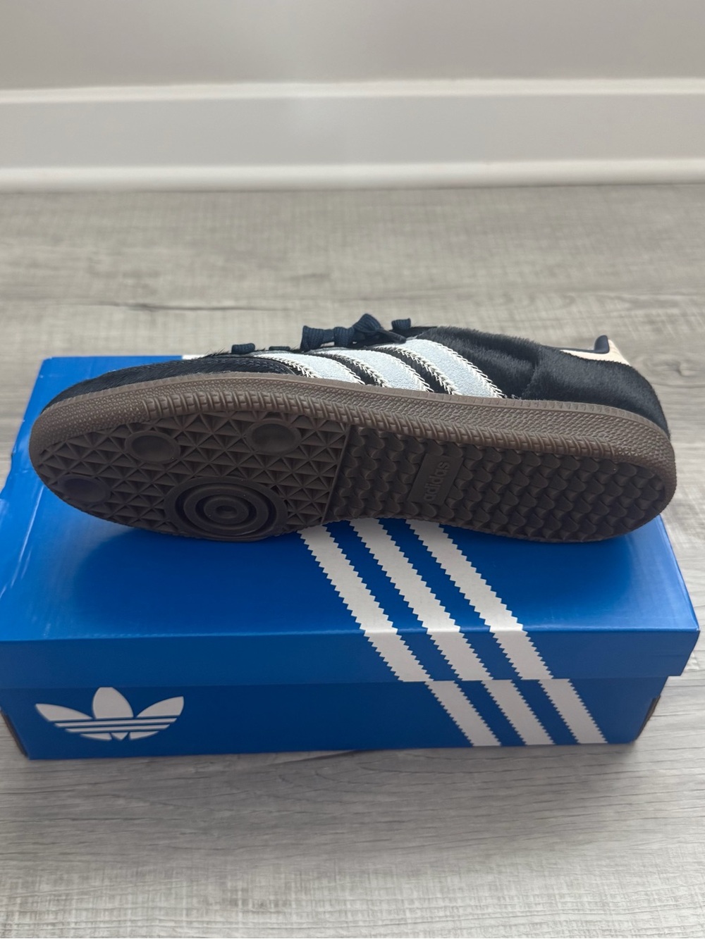 Adidas Samba Og Women’s (Pony Hair) “Night Indigo/Clear Sky/Tactile Blue” JS3934 - Picture 5 of 5